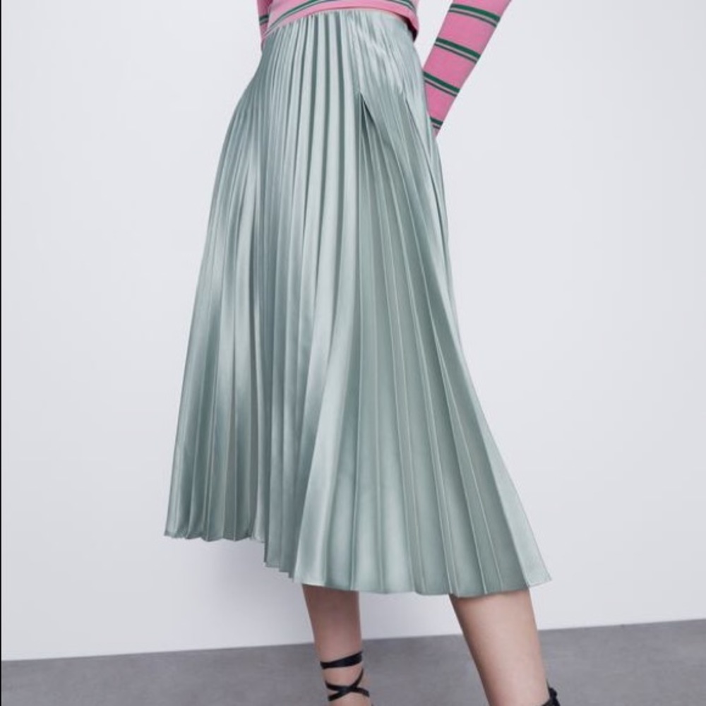ZARA Mint Pleated Skirt